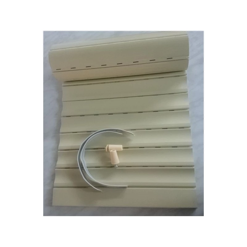 Persiana pvc con 2 topes y cintas. Persiana pvc con 2 topes y cintas.
