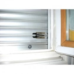 Pinza anti robo en persiana