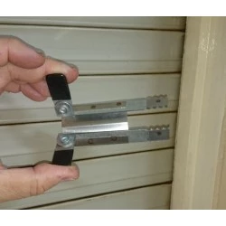 Sistema seguridad bloqueo para persianas