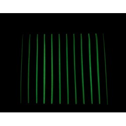 Cortina cinta fluorescente detalle bordes oscuridad