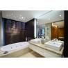 veneciana madera en baño